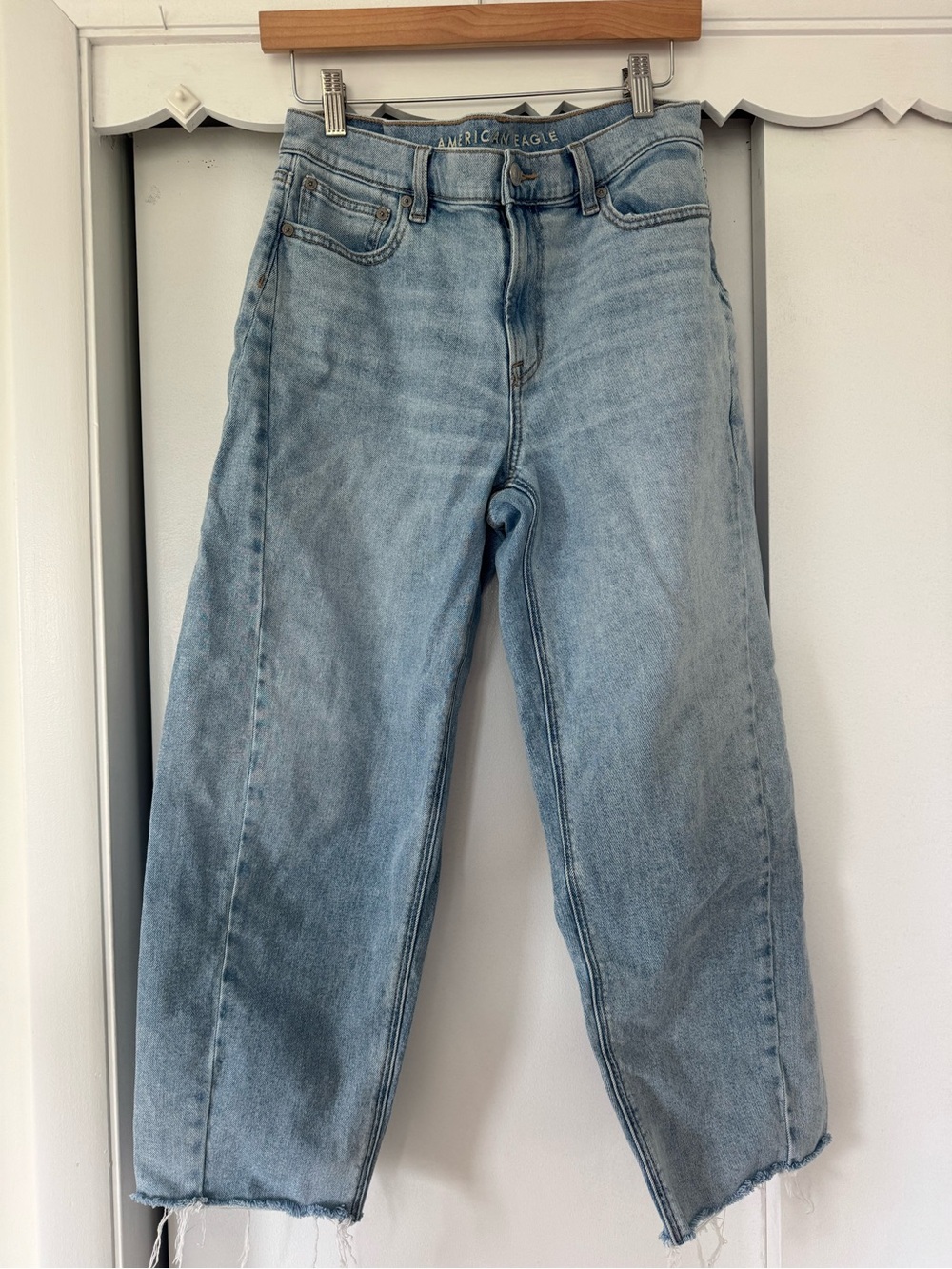 American Eagle Barrel jeans size 4 short